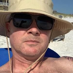 Meet your Posher, Tom